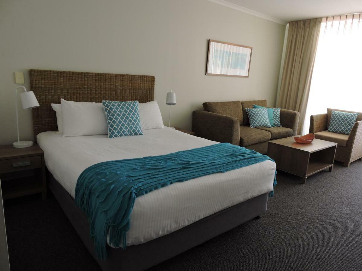 Base Holidays - Ettalong Beach Premium Apartments Exterior photo